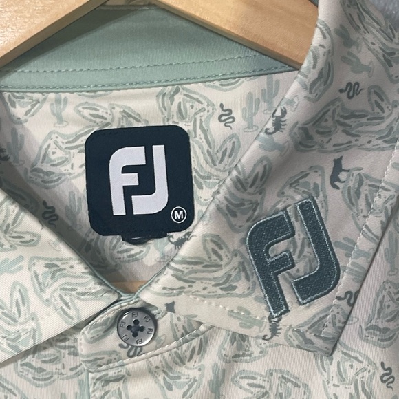 FootJoy Men’s Polo - Size M - Picture 3 of 4